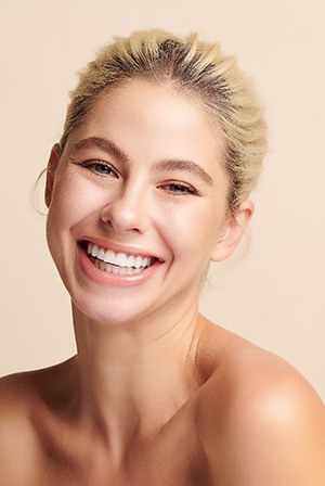 Portrait of smiling woman with beautiful teeth