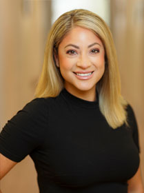 Dental hygienist Amanda