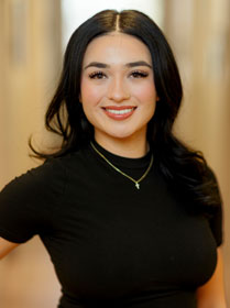 Dental assistant Azryella